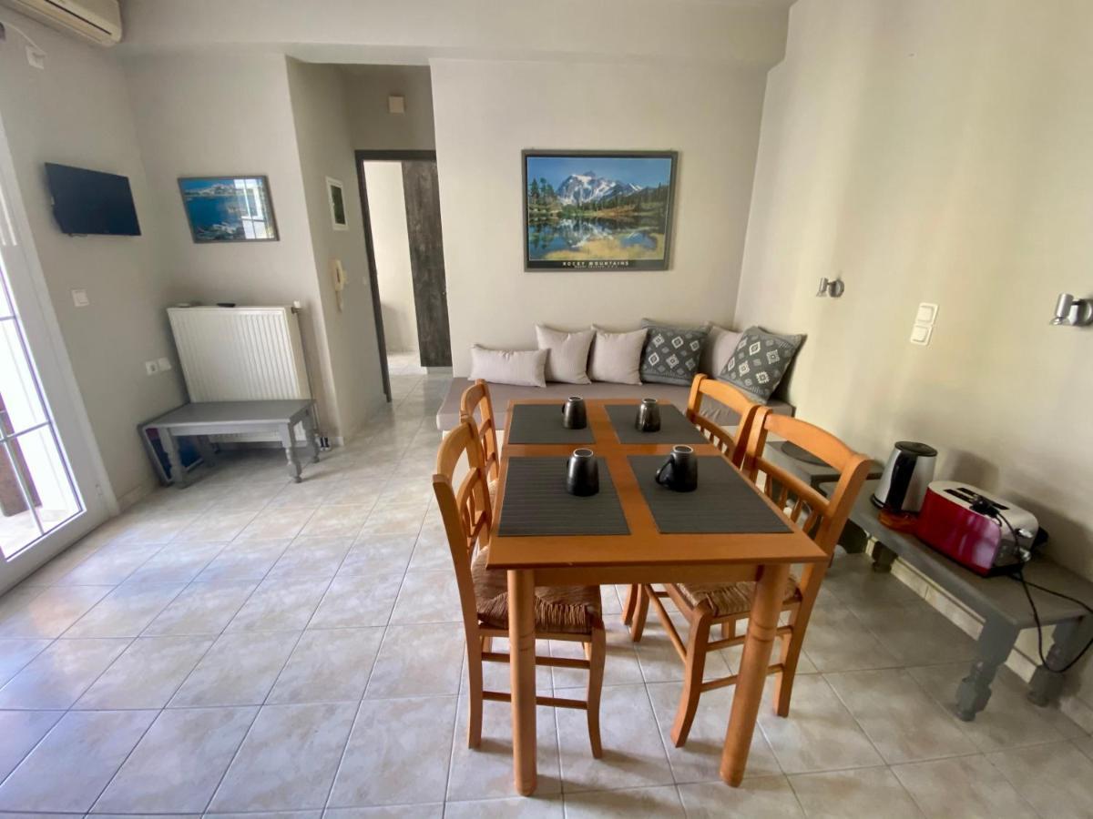 Pelagias Apartments Agia Efimia Bagian luar foto