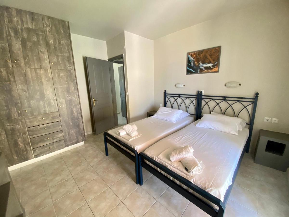 Pelagias Apartments Agia Efimia Bagian luar foto