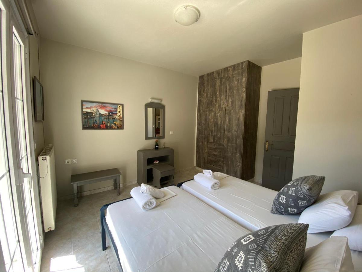 Pelagias Apartments Agia Efimia Bagian luar foto