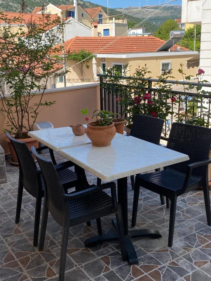Pelagias Apartments Agia Efimia Bagian luar foto
