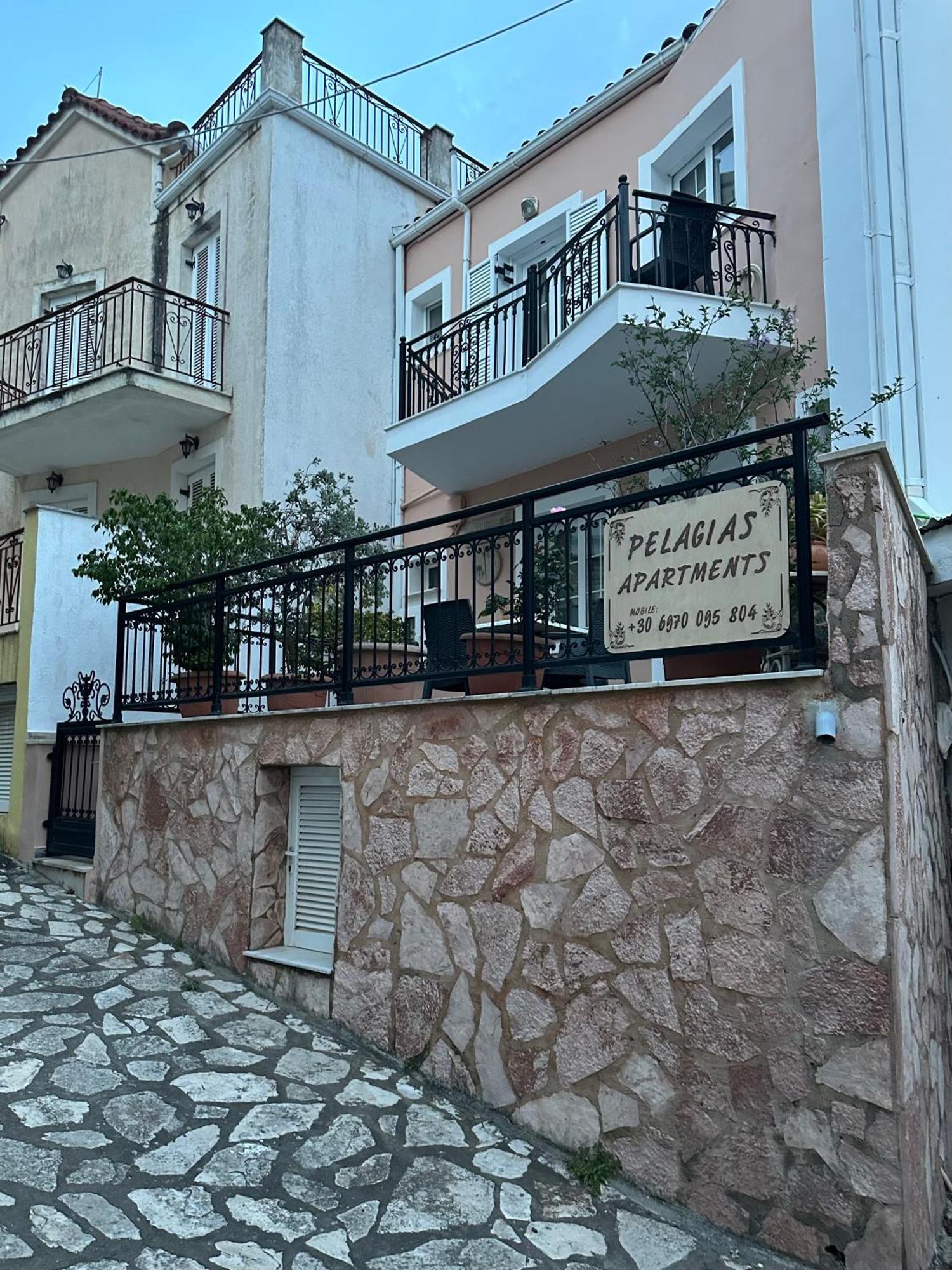Pelagias Apartments Agia Efimia Bagian luar foto