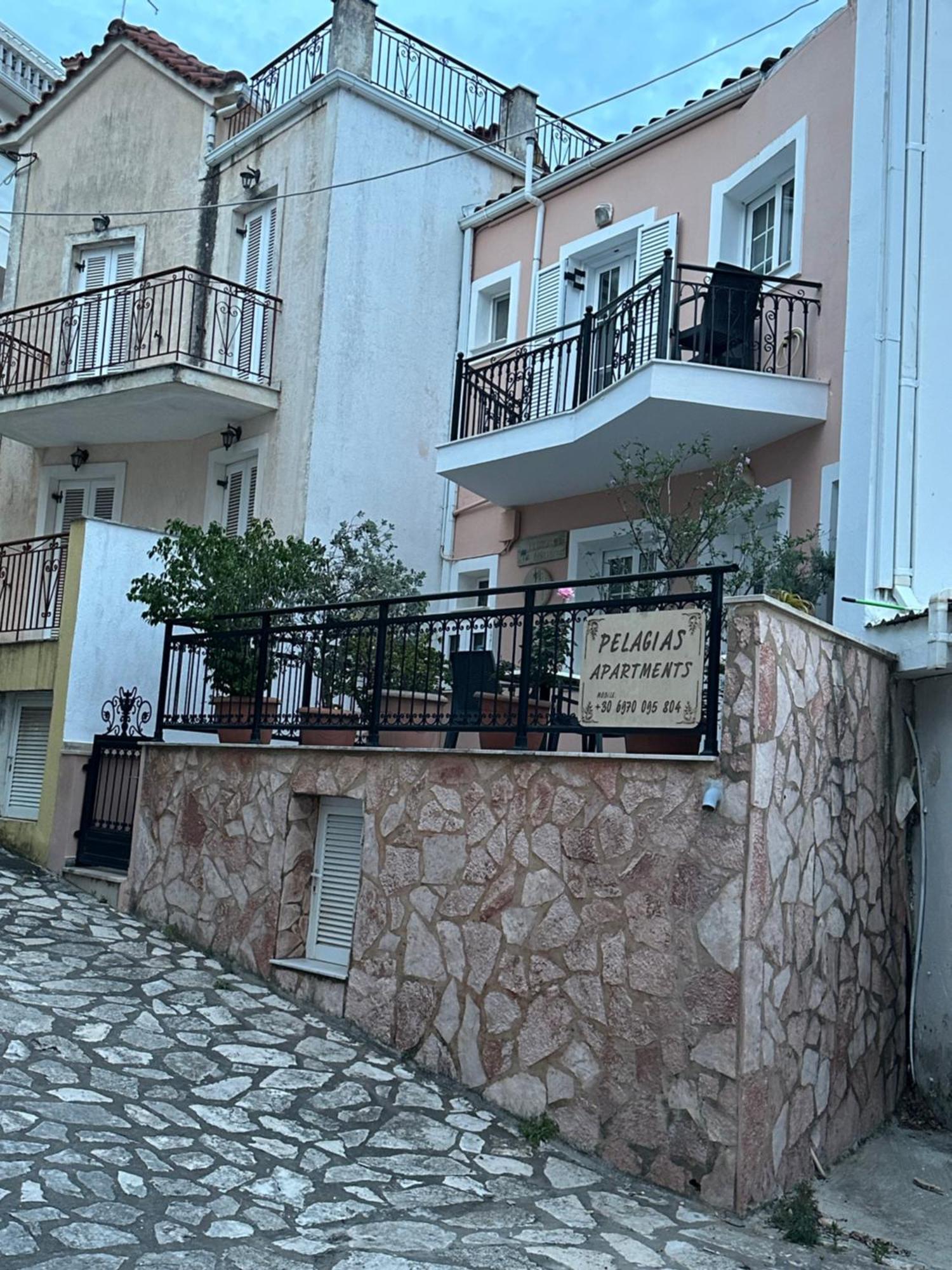 Pelagias Apartments Agia Efimia Bagian luar foto